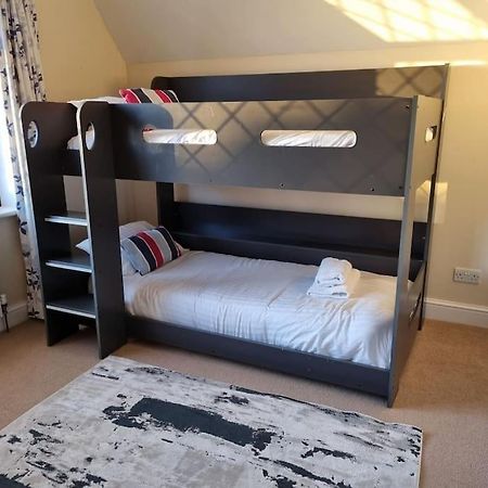 Spacious Detached Home With Beautiful Seaviews, Sleeps 6 Trimingham Екстериор снимка