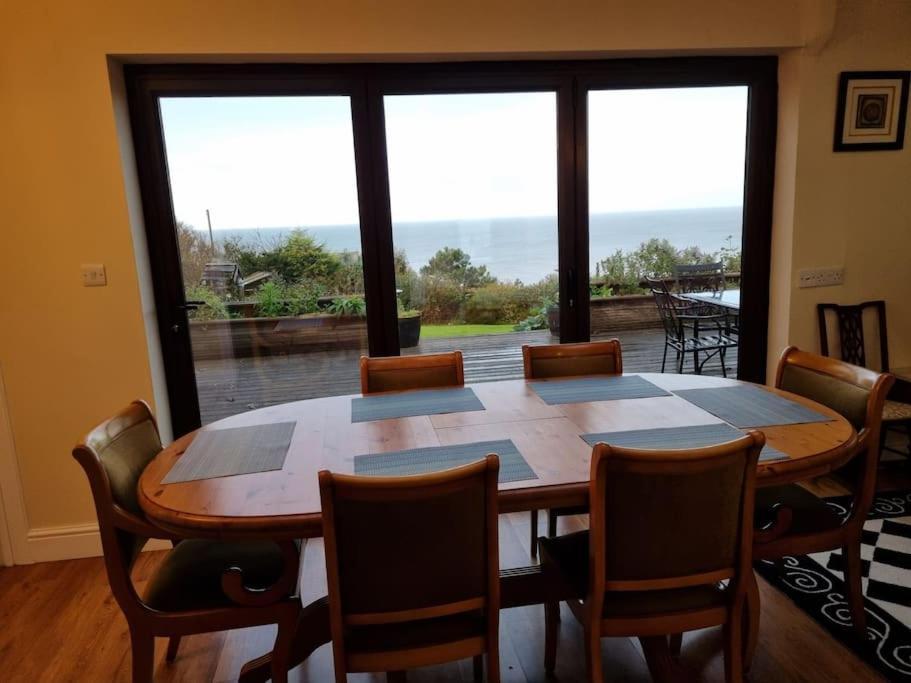 Spacious Detached Home With Beautiful Seaviews, Sleeps 6 Trimingham Екстериор снимка