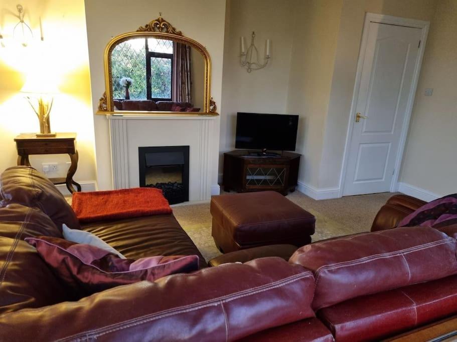 Spacious Detached Home With Beautiful Seaviews, Sleeps 6 Trimingham Екстериор снимка