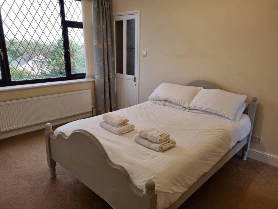Spacious Detached Home With Beautiful Seaviews, Sleeps 6 Trimingham Екстериор снимка